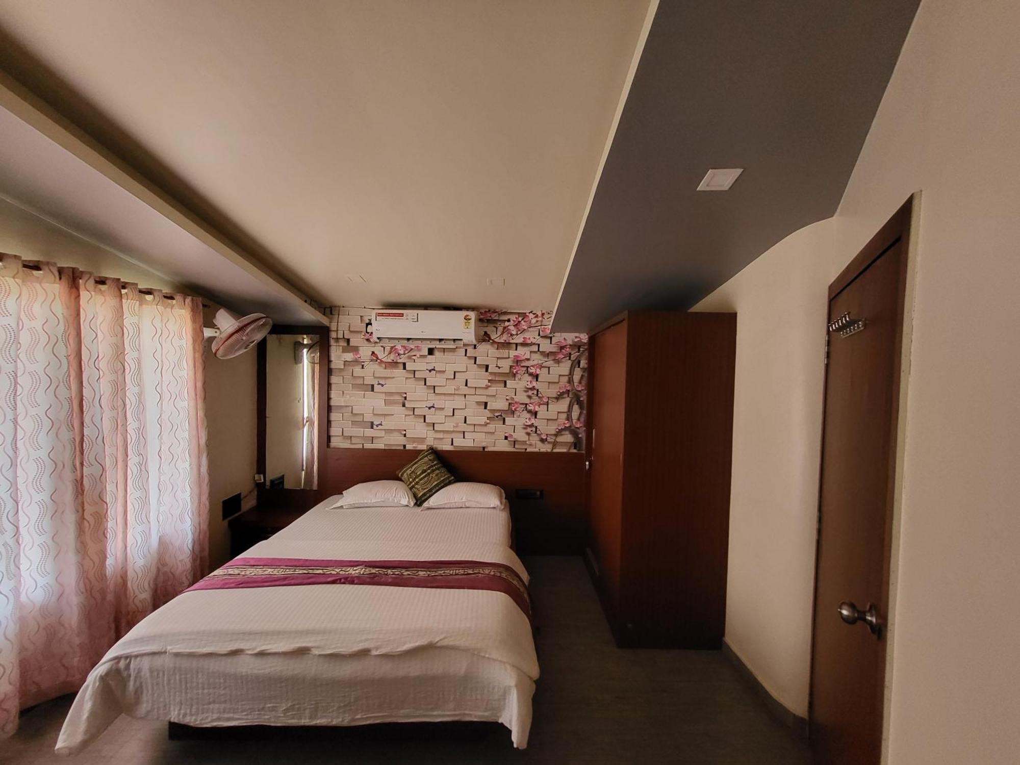 Paras Holiday Home Satara Exterior photo